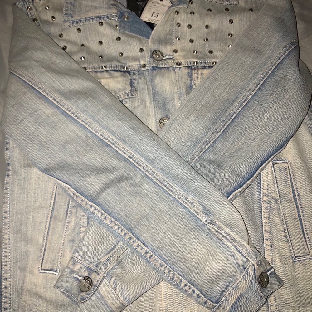 Jean jacket! - Picture 4 of 4